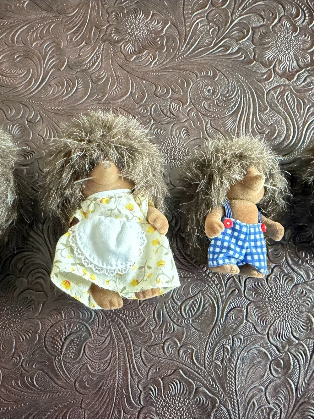 Pickleweeds Hedgehog - Calico Critters family of four in outfits